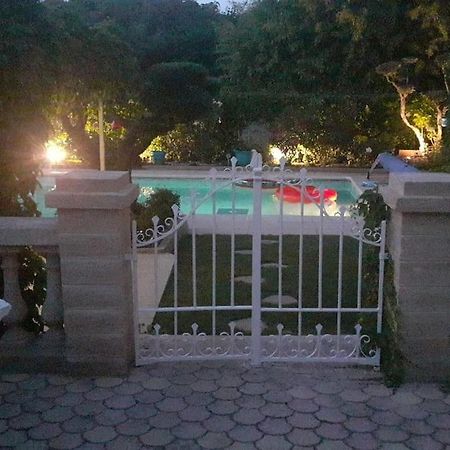 Le Jardin De Mae Bouc-Bel-Air Exterior foto