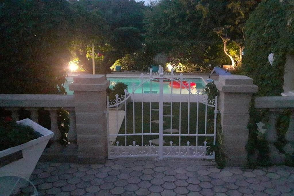 Le Jardin De Mae Bouc-Bel-Air Exterior foto